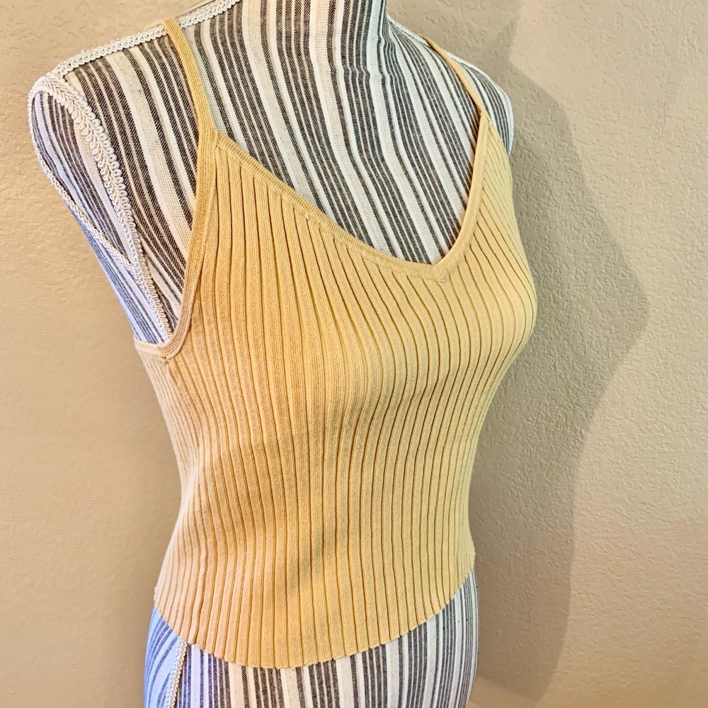Kendall & Kylie Crop Top Small Gold Ribbed V-Neck Rayon Nylon Thin Straps EUC - Picture 4 of 12